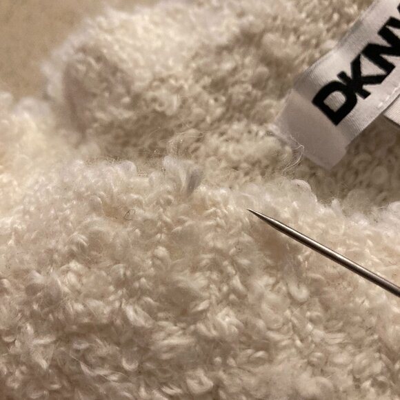 NWT - DKNY Cream Bouclé Sweater - Women Size L - Picture 16 of 16